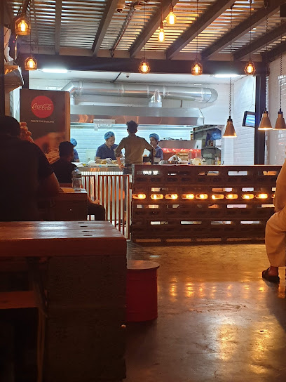 هاوستن برجر |houston burger - Saudi Arabia|Abu Arish 84723|King Abdullah Rd|XR95+CRX
