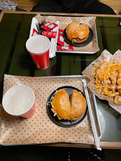 ريف برجر | REVE BURGER‎ - Saudi Arabia|3709 طريق عقدة، الوسيطاء، حائل 55424 7278،