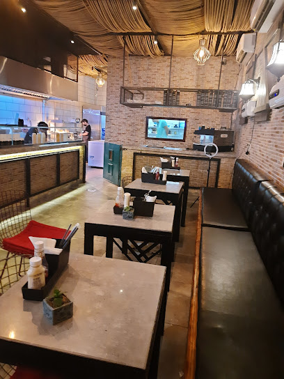 Y9 Restaurant واي ناين - Saudi Arabia|Hafar Al Batin 31991|Al Khalidiyah|Prince Sultan Street