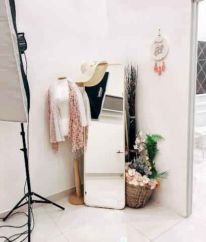 استديو ضوء وعدسة للتصوير - Al Khobar - +966 53 366 7802