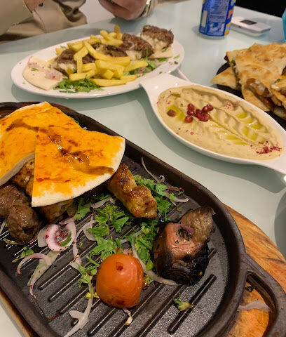 مطعم وكافيه عروس الشام - Buraydah - +966 50 579 3344